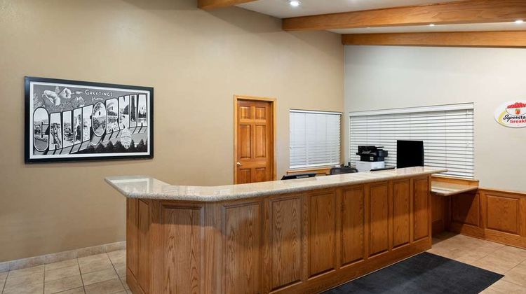 Super 8 Susanville Lobby