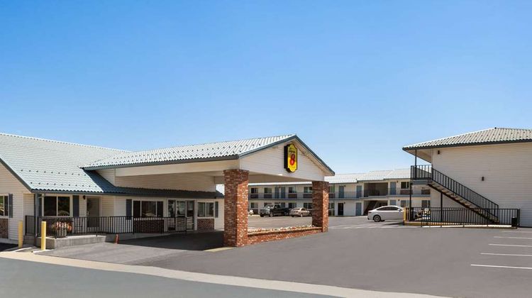Super 8 Susanville Exterior