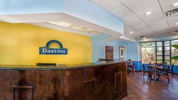 Days Inn Richmond Hill/Savannah Lobby