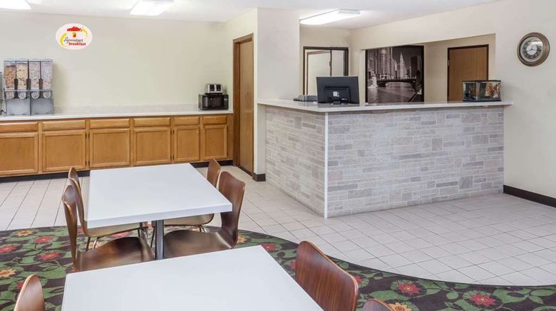 <b>Super 8 Pekin/Peoria Area Lobby</b>. Images powered by <a href="https://iceportal.shijigroup.com/" title="IcePortal" target="_blank">IcePortal</a>.