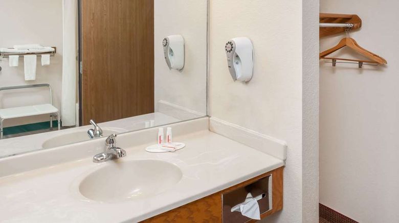 <b>Super 8 Pekin/Peoria Area Room</b>. Images powered by <a href="https://iceportal.shijigroup.com/" title="IcePortal" target="_blank">IcePortal</a>.