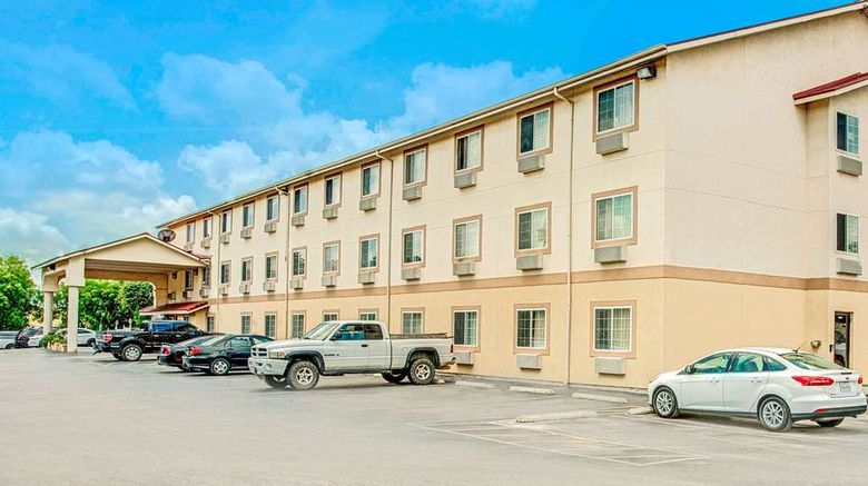 <b>Super 8 San Antonio/Fiesta Exterior</b>. Images powered by <a href="https://iceportal.shijigroup.com/" title="IcePortal" target="_blank">IcePortal</a>.