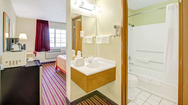 <b>Super 8 San Antonio/Fiesta Room</b>. Images powered by <a href="https://iceportal.shijigroup.com/" title="IcePortal" target="_blank">IcePortal</a>.