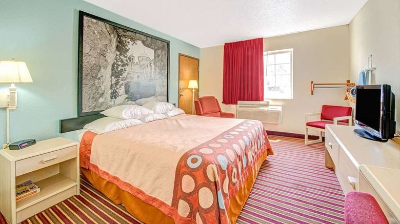 <b>Super 8 San Antonio/Fiesta Room</b>. Images powered by <a href="https://iceportal.shijigroup.com/" title="IcePortal" target="_blank">IcePortal</a>.