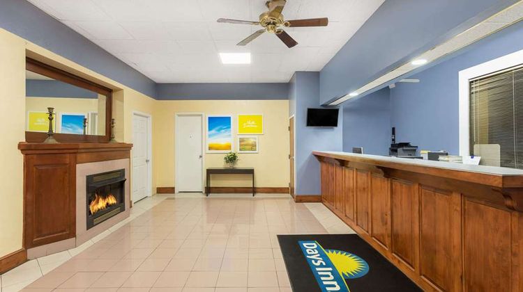 Days Inn Orangeburg South Lobby