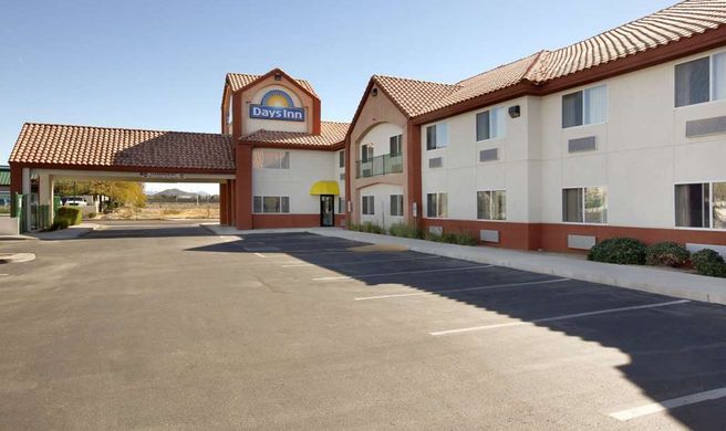 Days Inn Phoenix North Exterior