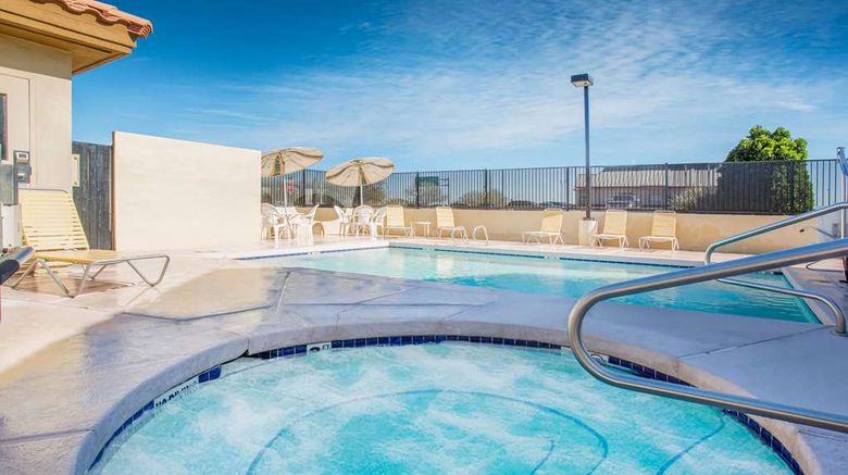 <b>Days Inn Phoenix North Pool</b>. Images powered by <a href="https://iceportal.shijigroup.com/" title="IcePortal" target="_blank">IcePortal</a>.