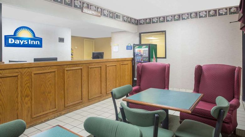 <b>Days Inn Dublin Lobby</b>. Images powered by <a href="https://iceportal.shijigroup.com/" title="IcePortal" target="_blank">IcePortal</a>.