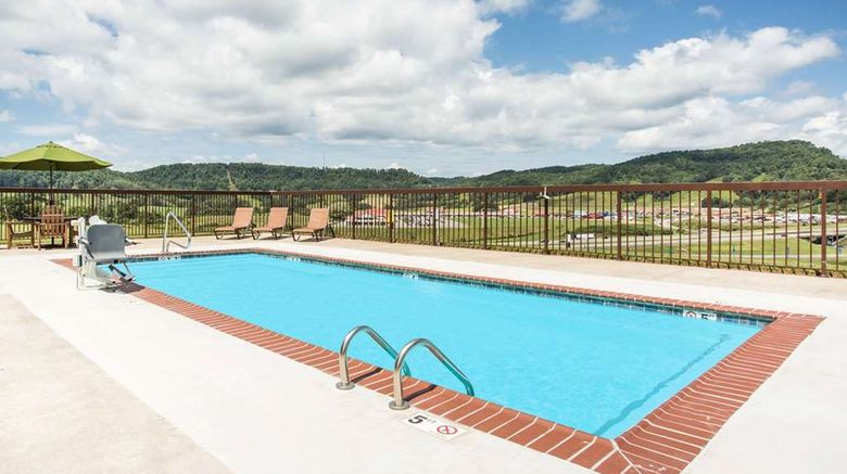 <b>Days Inn & Suites Sutton Flatwoods Pool</b>. Images powered by <a href="https://iceportal.shijigroup.com/" title="IcePortal" target="_blank">IcePortal</a>.