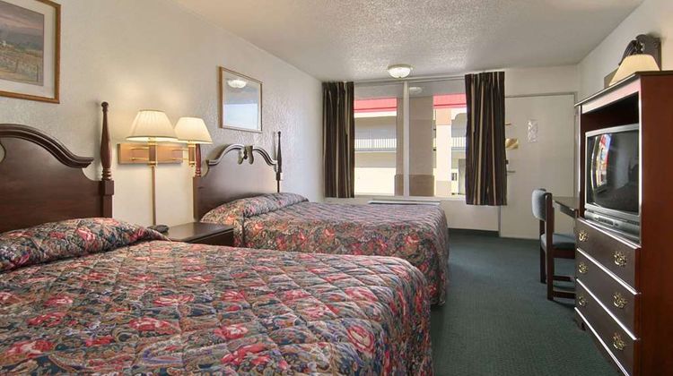 Super 8 Oklahoma Fairgrounds Room