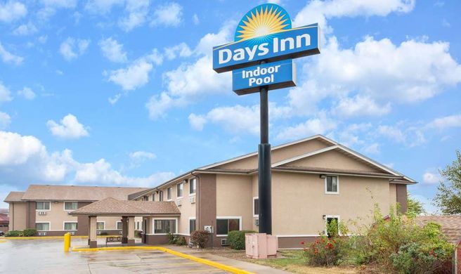 Days Inn Topeka Exterior