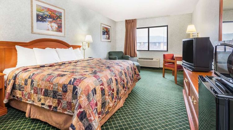 Days Inn Topeka Room