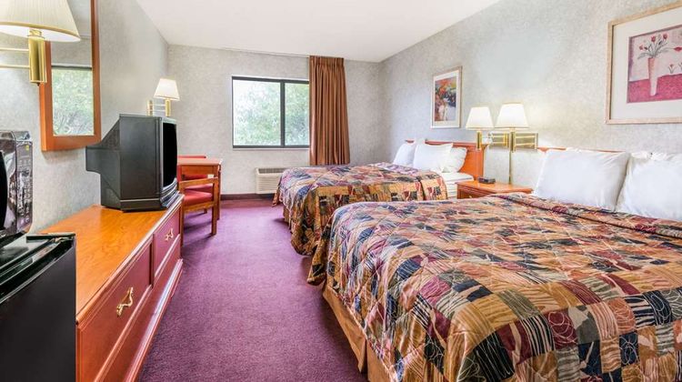 Days Inn Topeka Room