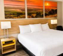 Days Inn Topeka Room