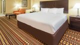 Days Inn & Suites Davenport East Suite