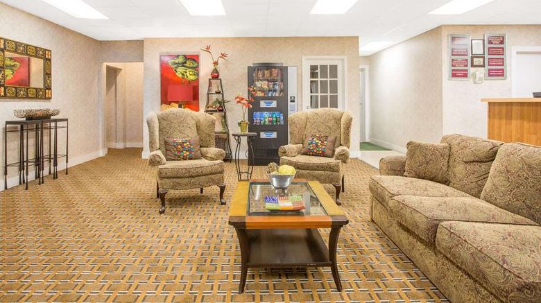 <b>Days Inn Chester Lobby</b>. Images powered by <a href="https://iceportal.shijigroup.com/" title="IcePortal" target="_blank">IcePortal</a>.