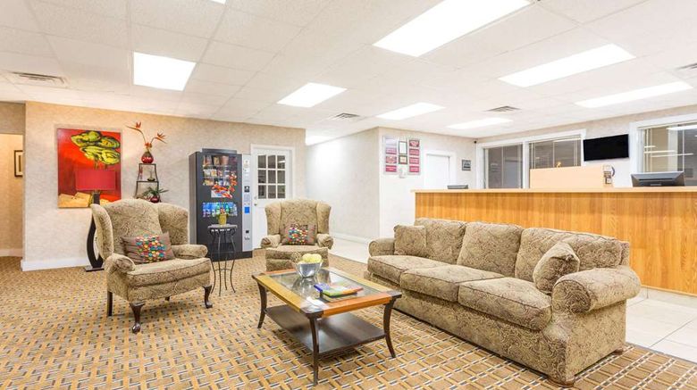 <b>Days Inn Chester Lobby</b>. Images powered by <a href="https://iceportal.shijigroup.com/" title="IcePortal" target="_blank">IcePortal</a>.