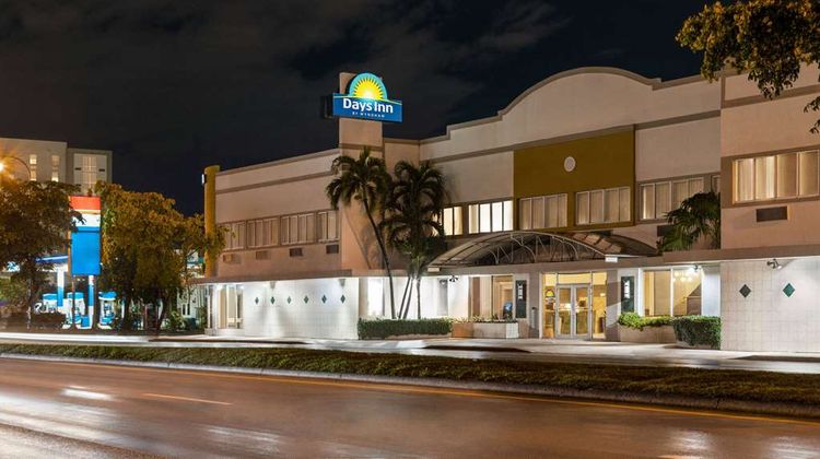 Days Inn by Wyndham Miami Airport North Exterior