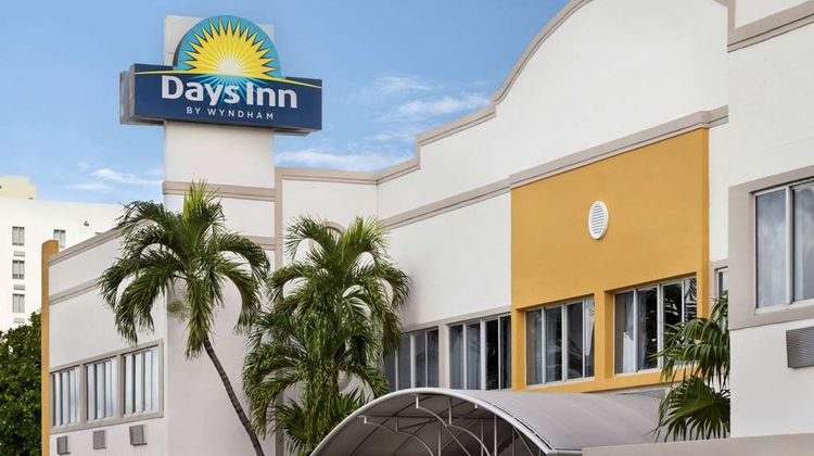 Days Inn by Wyndham Miami Airport North Exterior