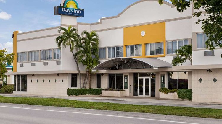 Days Inn by Wyndham Miami Airport North Exterior