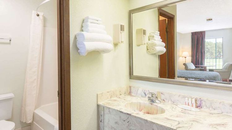 Days Inn West Point Room
