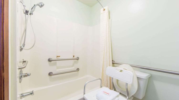 Days Inn West Point Room