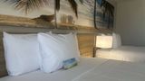 Days Inn by Wyndham Fort Myers Room