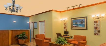 Days Inn by Wyndham Fort Myers Lobby