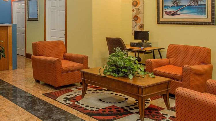 Days Inn by Wyndham Fort Myers Lobby