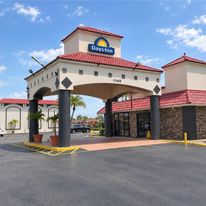 Days Inn by Wyndham Fort Myers