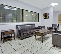 Days Inn Norfolk Military Circle Lobby
