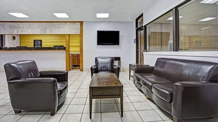 Days Inn Norfolk Military Circle Lobby