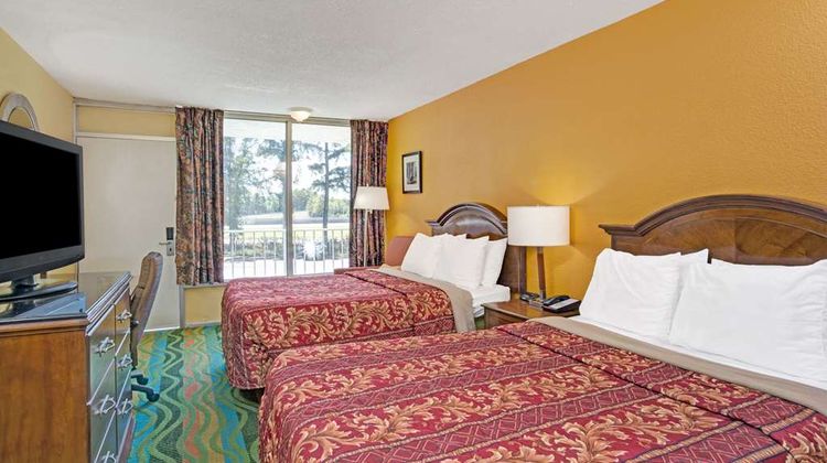 Days Inn Norfolk Military Circle Room
