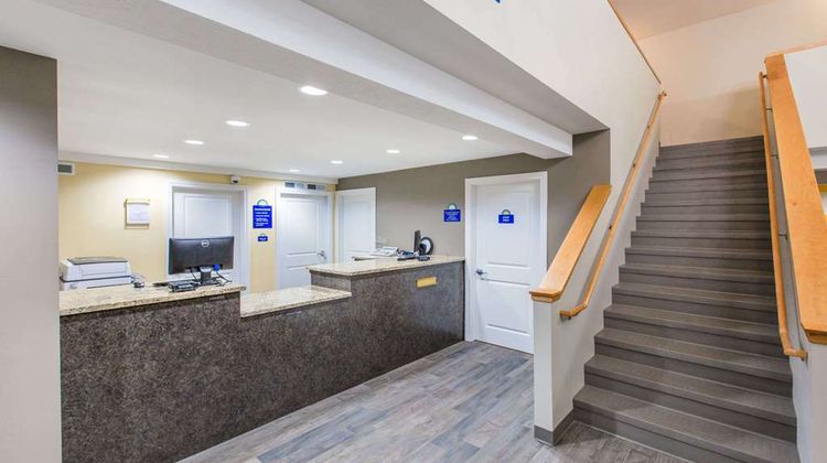 Days Inn Hays Lobby