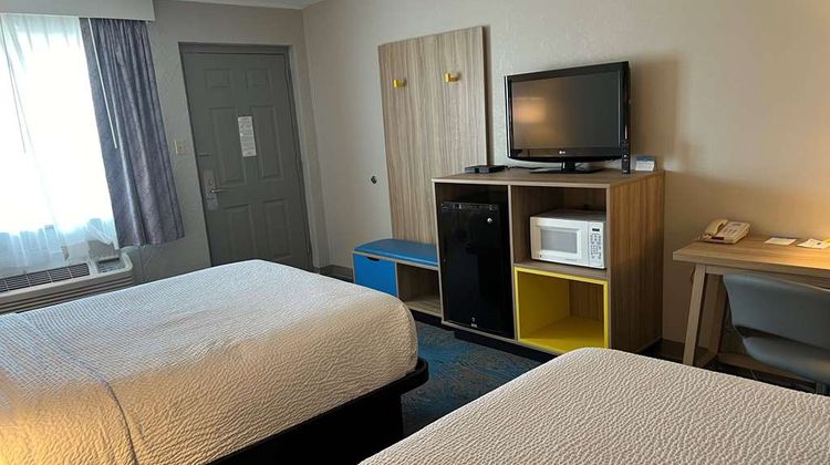 Days Inn Hays Room