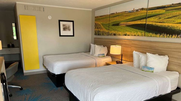 Days Inn Hays Room