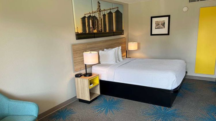 Days Inn Hays Room