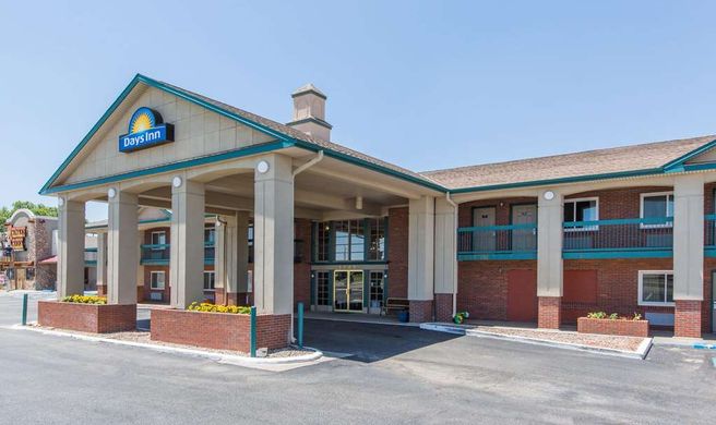 Days Inn Hays Exterior