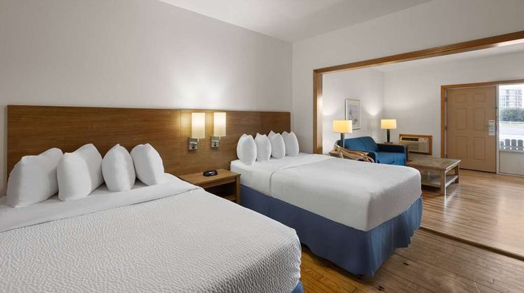 Days Inn Kill Devil Hills Oceanfront Suite