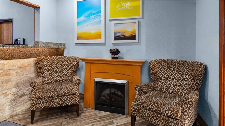 Days Inn Mankato Lobby