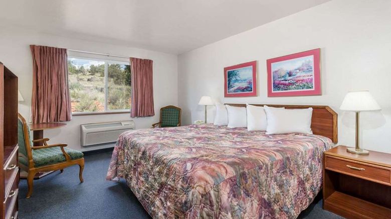 <b>Days Inn Torrey Capital Reef Room</b>. Images powered by <a href="https://iceportal.shijigroup.com/" title="IcePortal" target="_blank">IcePortal</a>.