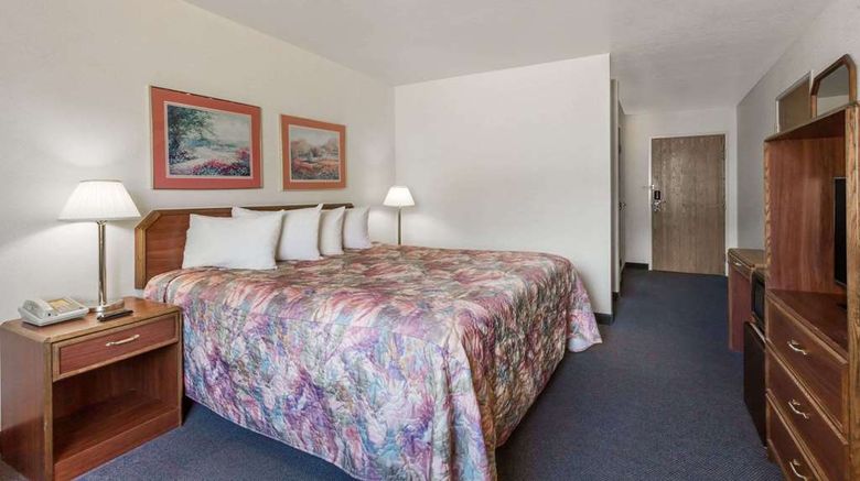 <b>Days Inn Torrey Capital Reef Room</b>. Images powered by <a href="https://iceportal.shijigroup.com/" title="IcePortal" target="_blank">IcePortal</a>.