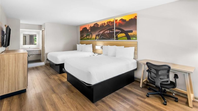 <b>Days Inn Enterprise Room</b>. Images powered by <a href="https://iceportal.shijigroup.com/" title="IcePortal" target="_blank">IcePortal</a>.