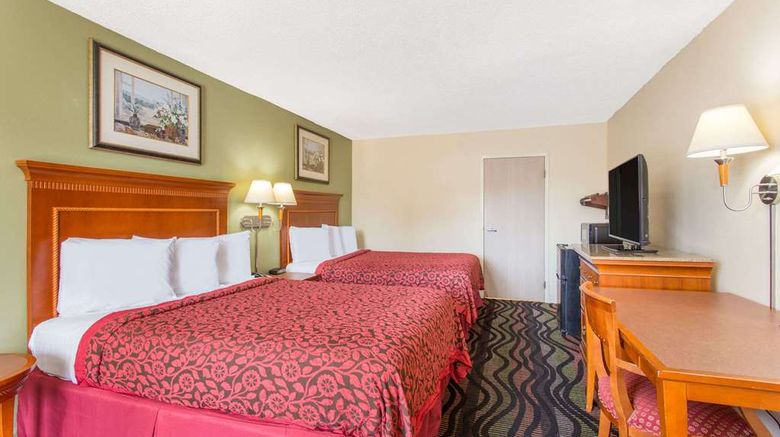 <b>Days Inn Florence/I-95 North Room</b>. Images powered by <a href="https://iceportal.shijigroup.com/" title="IcePortal" target="_blank">IcePortal</a>.