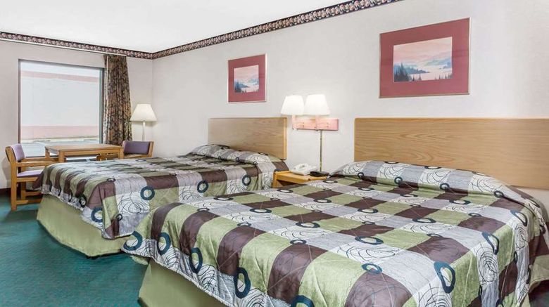 <b>Knights Inn Ruther Glen Room</b>. Images powered by <a href="https://iceportal.shijigroup.com/" title="IcePortal" target="_blank">IcePortal</a>.