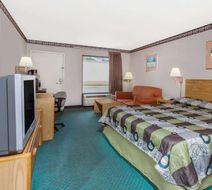 Knights Inn Ruther Glen Room