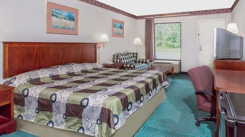 <b>Knights Inn Ruther Glen Room</b>. Images powered by <a href="https://iceportal.shijigroup.com/" title="IcePortal" target="_blank">IcePortal</a>.