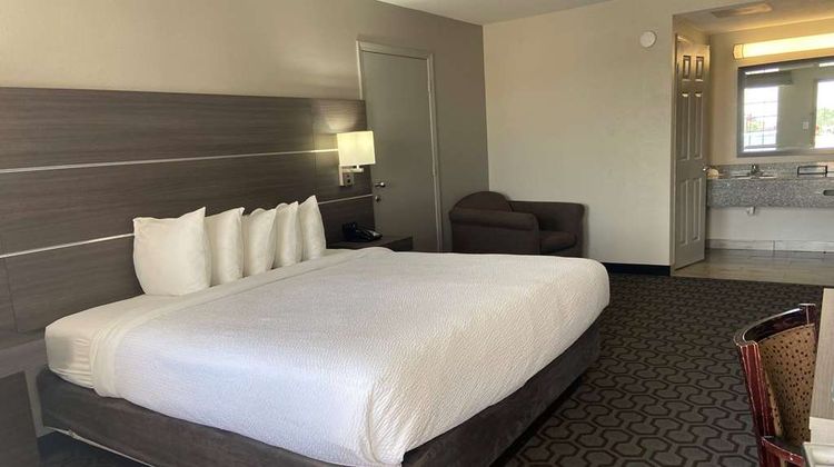 Days Inn Wagoner Room