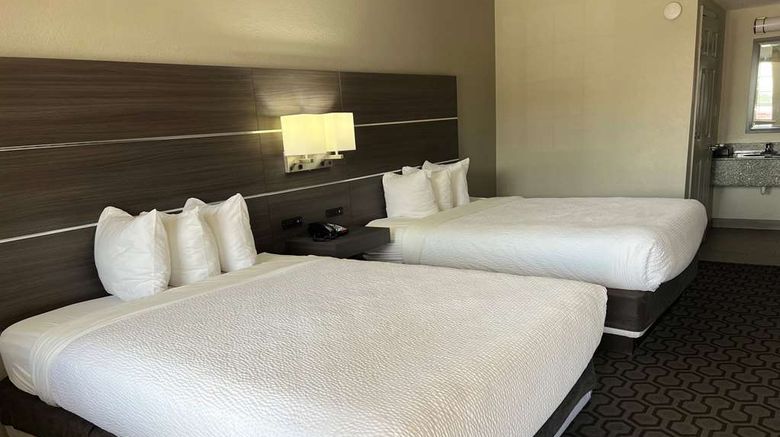 <b>Days Inn Wagoner Room</b>. Images powered by <a href="https://iceportal.shijigroup.com/" title="IcePortal" target="_blank">IcePortal</a>.