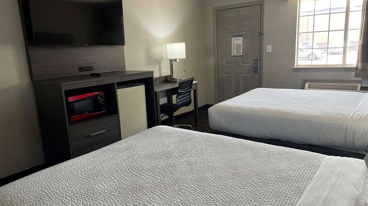 Days Inn Wagoner Room